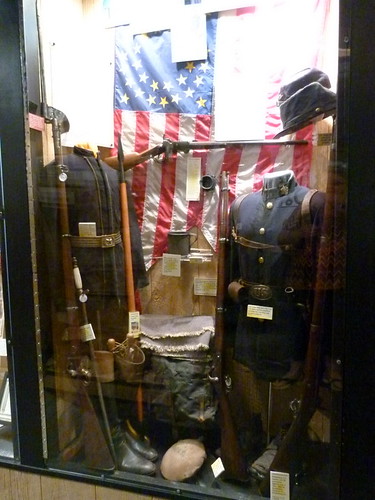 southcarolina civilwarmuseum civilwar war museum costumes guns gun knives knife sword swords