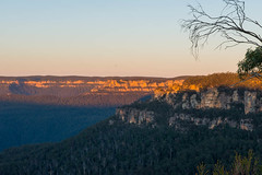 Sunrise at the Three Sisters, Katoomba, Blue Mountains, New South Wales, Australia