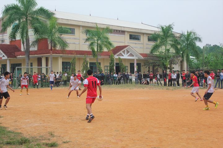 Giải đấu bóng đá học sinh, sinh viên năm 2015.