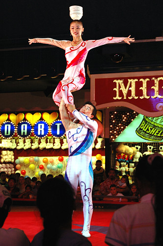 Circus Circus acrobats