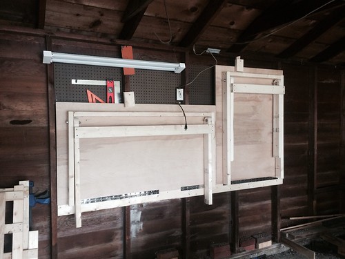 Woodworking Wednesdays: the double drop-down workbench.