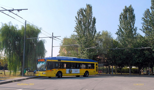 autobus CityClass n°140 al capolinea 11 strada Sant'Anna