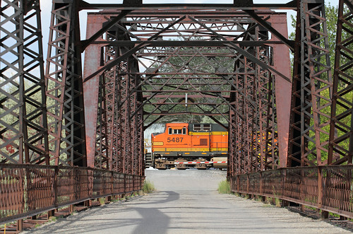 railroad train montana mt framed locomotive bnsf highwaybridge toston graintrain trussbridge mrlsecondsubdivision