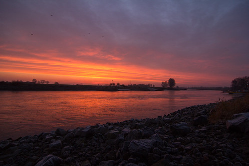 view sunrise water river rivier ijssel netherlands red rood zonsopkomst gelderland