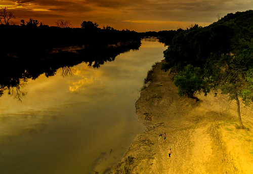 sunset reflection river texasrivers riverlife brazosriver johngraves goodbyetoariver