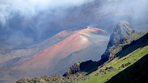 hawaii maui haleakala volcano crater caldera scenery landscape mountain haleakalavolcano haleakalacrater cindercone haleakalā peterch51