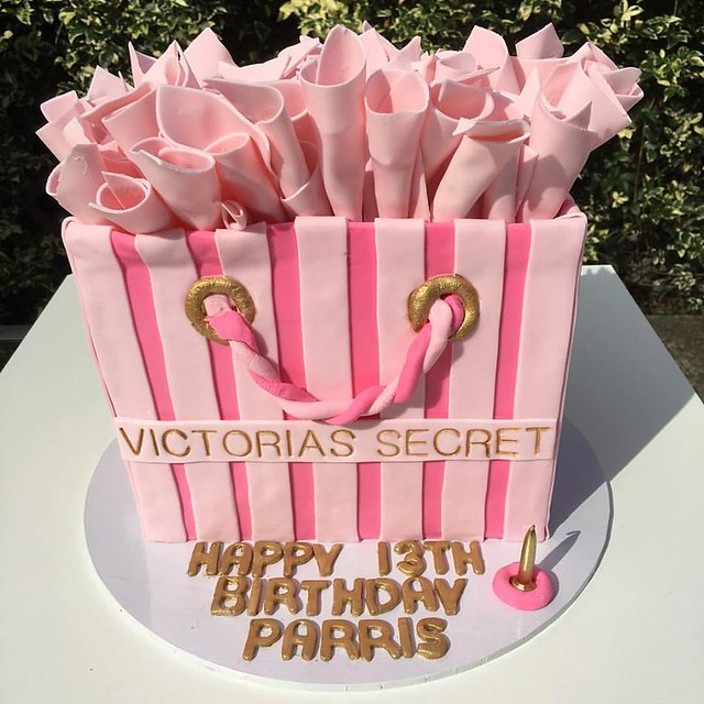 Victoria Secret Cake by eatpartycake