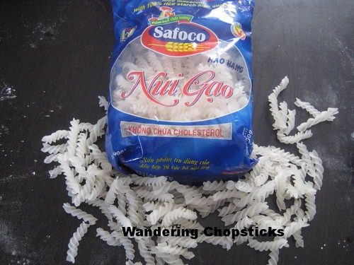 Gluten-Free Nui Gao Xao Thap Cam (Vietnamese Combination Stir-Fried Rice Noodles) 3