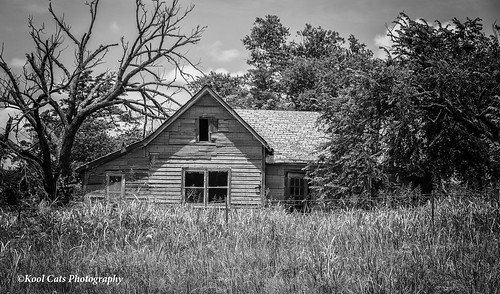 old windows house abandoned oklahoma architecture outdoors hwy105 brokewindows