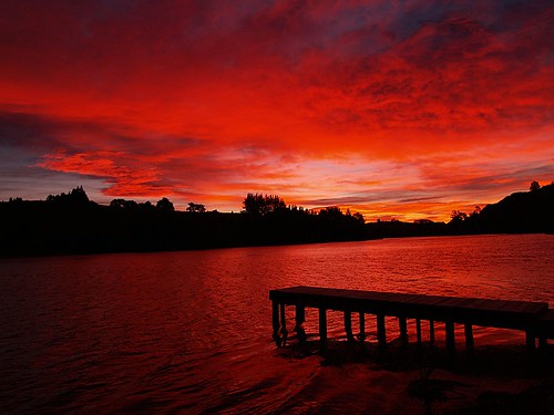 original light sunset newzealand lake colour nature water river landscape ilovenature interestingness bravo olympus waikato e300 tiraudan karapiro nocheat abigfave