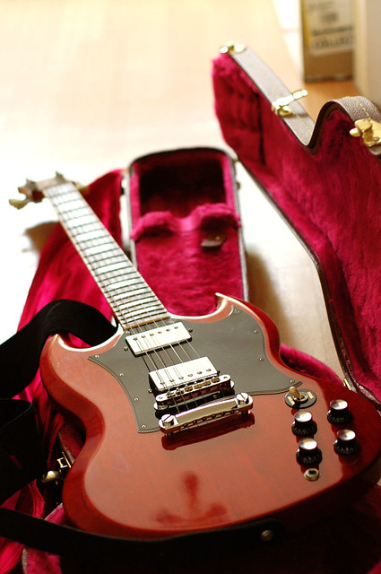 Photo：Gibson SG in Original Case By Jackie L Chan