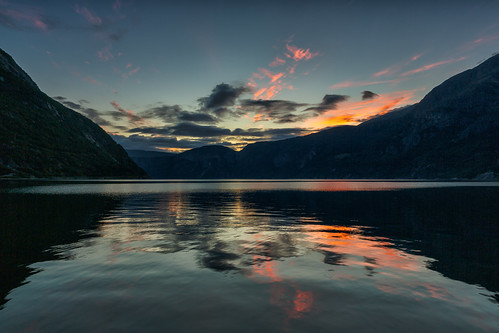 fjord eidfjord scenery nopeople water sunset colourfulclouds reflection norway landscape mountain hordaland no