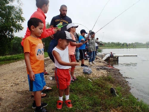 kids youth fishing texas catfish recreation derby uvalde vamosapescar