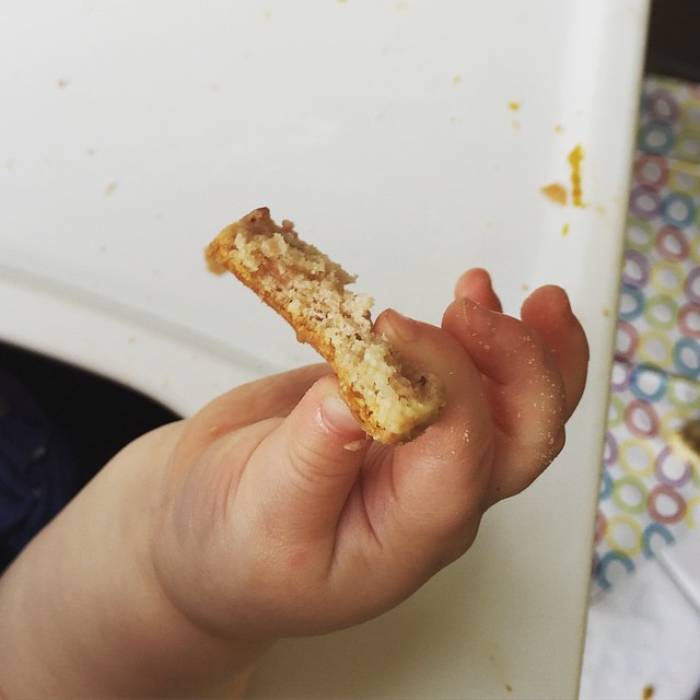 Upside of making @joythebaker Tiny Strawberry Cream Scones - they are perfect for tiny fingers. 😊 (downside: you have to share)