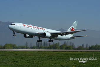 Air Canada B767-300ER landing SCL (A.Ruiz)