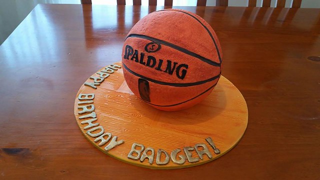 Spalding Ball by Dominika Kica Grochola of Domi Cakes Art