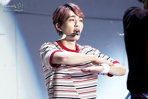 150528 Onew @ Samsung Play the Challenge 19097514689_5e551e1199