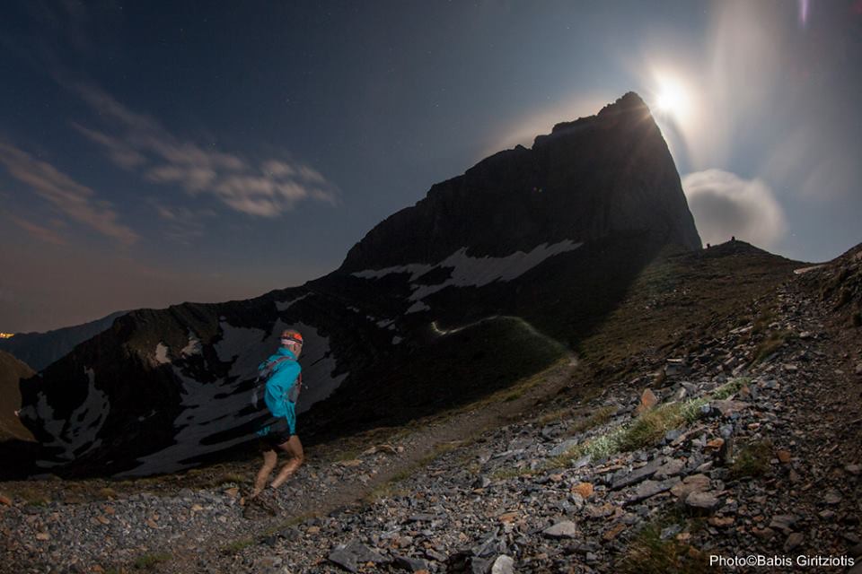 Εκπληκτική η φωτό του Μπάμπη Γκιριτζιώτη ο οποίος αποτύπωσε με τον καλύτερο τρόπο την μοναδική ατμόσφαιρα του βουνού με το πρώτο άνοιγμα του καιρού