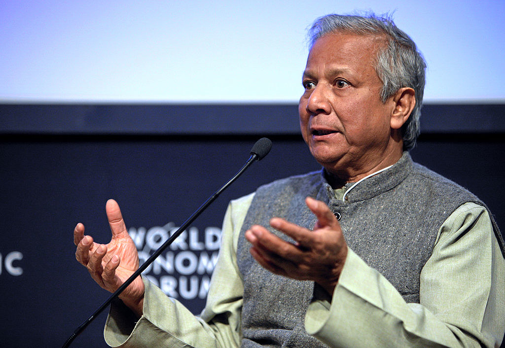 尤努斯創辦葛拉敏銀行，獲得諾貝爾和平獎，同時也積極在世界各地推廣微型貸款。（影像來源：<a href = " https://en.wikipedia.org/wiki/Muhammad_Yunus"> Wikipedia</a>）