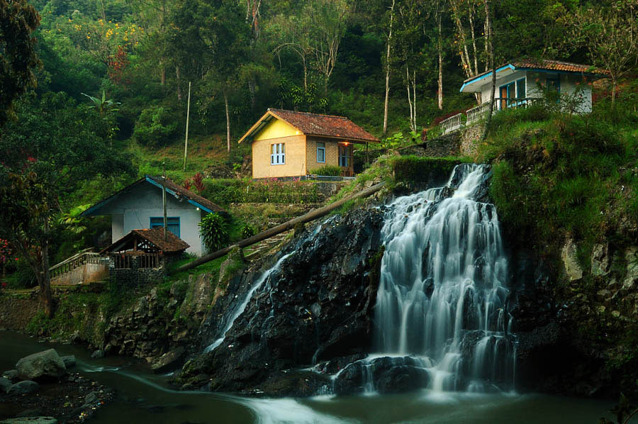 10 spectacular waterfalls  in Bandung  that are unknown to most