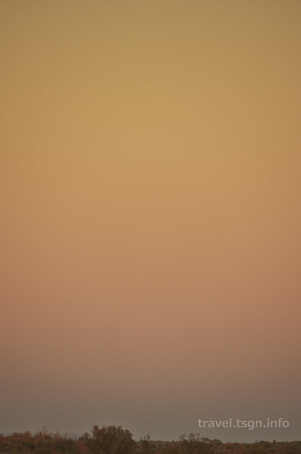 【写真】2015 世界一周 : エアーズロック、オルガ山（朝日、パイオニア展望台より）/2020-09-27/PICT0939