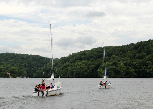 Ambassadors Bernard LaFleur and Kasia Fthenos take Sailing 101 participants out on the water at Claytor Lake State Park, Virginia