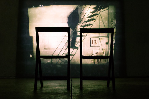 inhotim minasgerais brasil brazil art arte cinema cadeiras chairs filme film movie projeção projection escuro dark