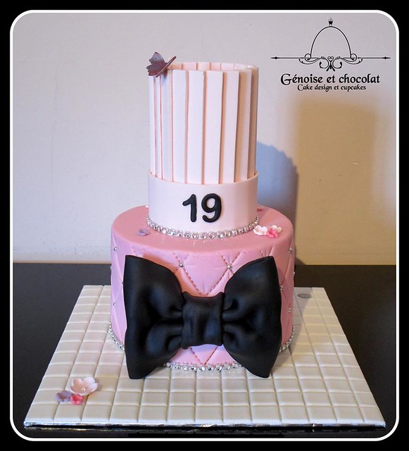 Girly Cooking Cake by Delphine Charles-Bernaud of Génoise et chocolat