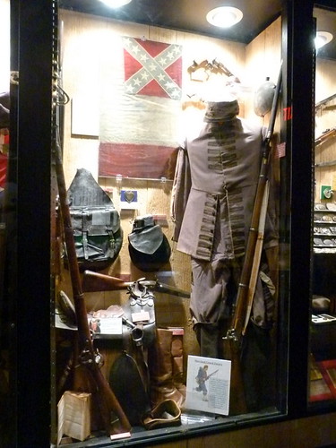 southcarolina civilwarmuseum civilwar war museum costumes guns gun knives knife sword swords