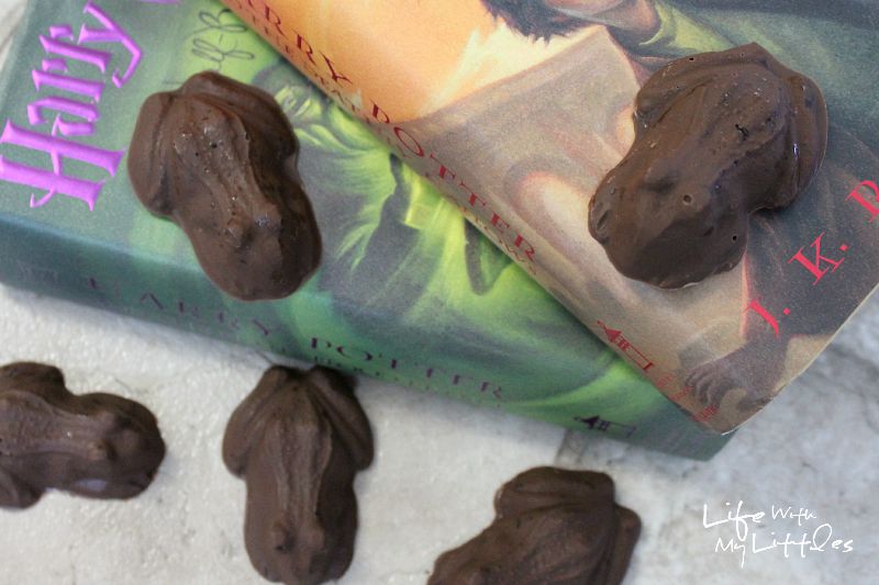 Homemade chocolate frogs just like from Harry Potter! The perfect candy dessert for your next Harry Potter party!