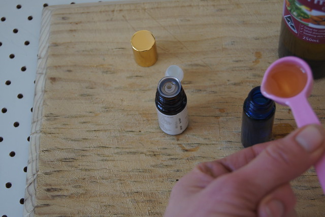How to make an essential oil roll on DSC05348