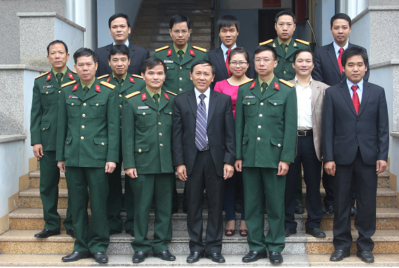Các đồng chí cán bộ Sở LĐTB&XH đến chúc mừng nhà trường nhân ngày nhà giáo Việt Nam.