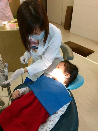 兒童牙醫推薦_高雄西河牙醫診所_林書妡醫師_兒童塗氟 (4)