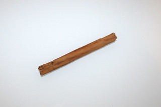 11 - Zutat Zimtstange / Ingredient cinnamon stick