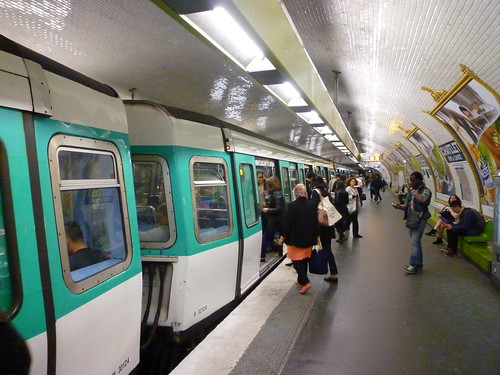 201505067 Paris subway station 'Chtelet'