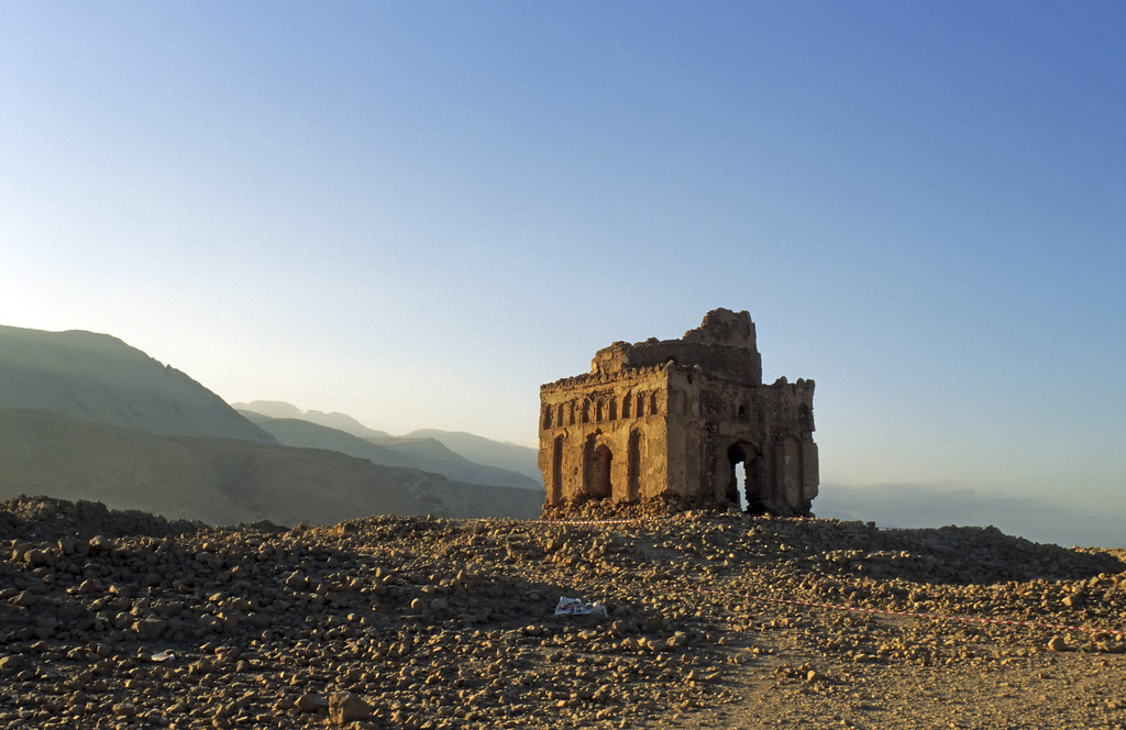 Ruines du mausolée Bibi Maryam, Qalhat