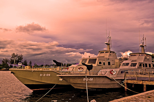 sunset softsunset coastguard patrolship pulaubaai bengkulu port pelabuhan kapalpatroli lanal kapal dermaga patrolboat pelabuhanpulaubaai