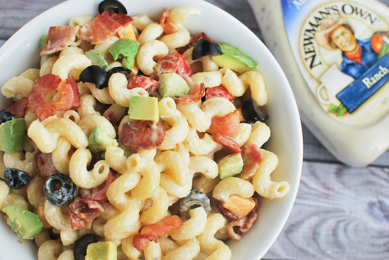 Bacon Ranch Pasta Salad - perfect for cookouts! Pasta salad with bacon, olives, tomatoes, avocado, and ranch dressing! 