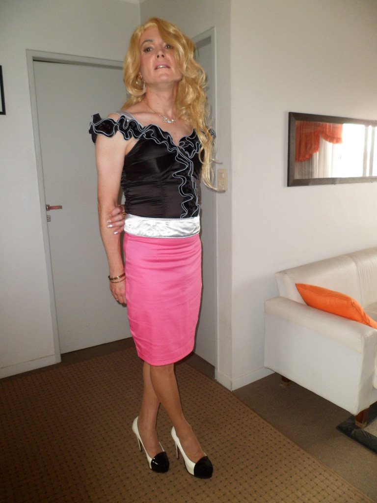 Classy Cross Dressing Man Picture 45