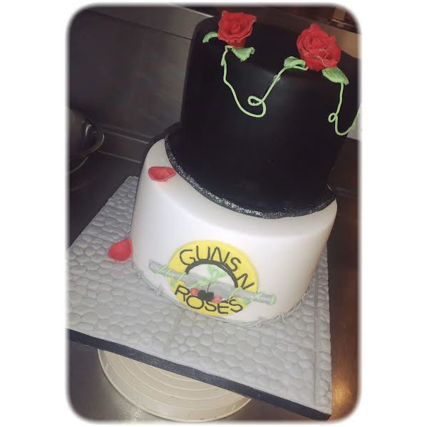 Guns'n'Roses Cake by Melissa Shaw of Mels Cakery
