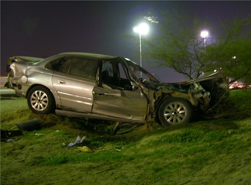 kuwait carwreck wreck crash accident caprice night geotagged geolat290891 geolon480994