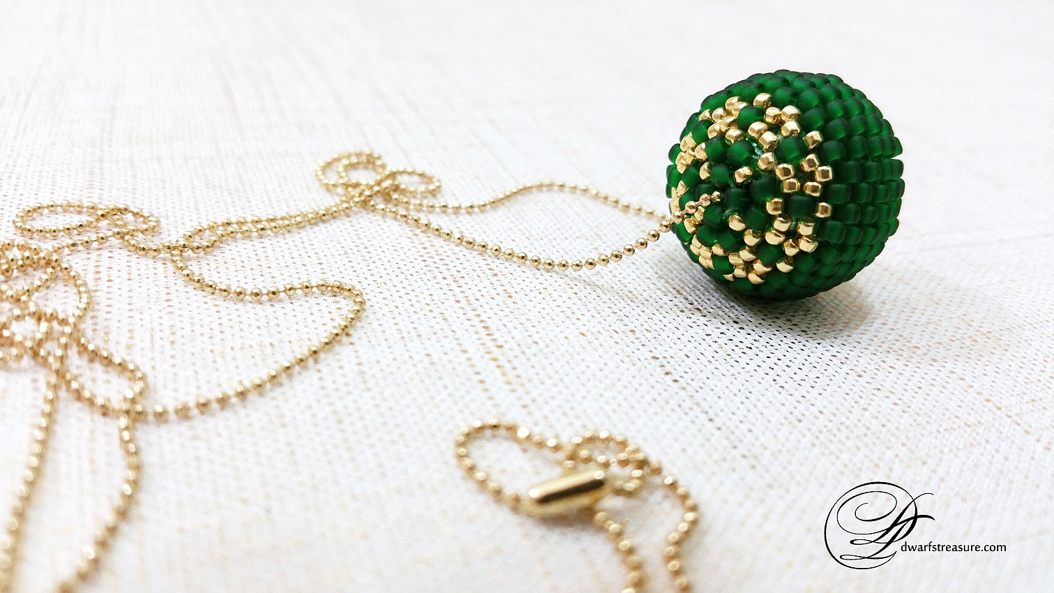 ball chain necklace with fashion green beaded ball pendant