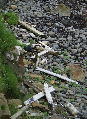 beach found goods shore stranded wreckage faroeislands clog føroyar