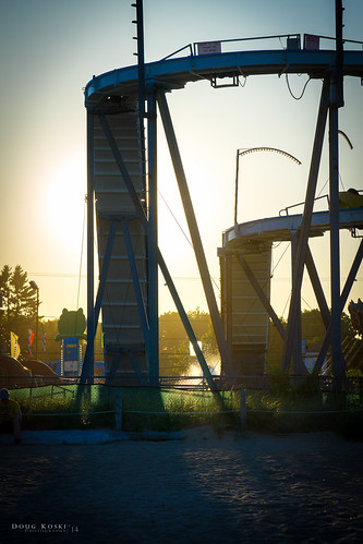 sunset dusk amusementpark splash oldorchard waterride