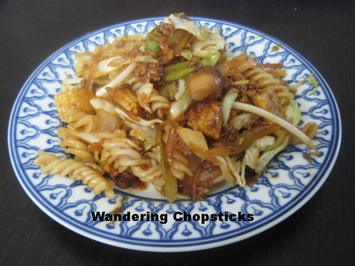 Gluten-Free Nui Gao Xao Thap Cam (Vietnamese Combination Stir-Fried Rice Noodles) 2