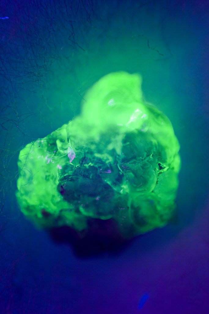 Hyalite (fluorescence)