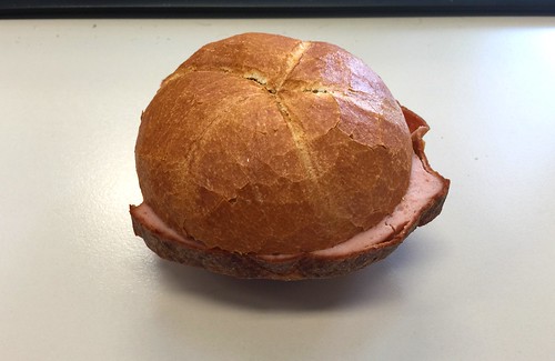 Bavarian meat loaf sandwich / Leberkäs-Semmel