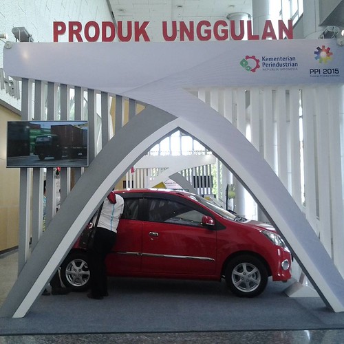 #ProdukUnggulan bidang Otomotif dipamerkan di @ppi2015 #GrandCitySurabaya. Beberapa produk otomotif yang dipamerkan terdapat #MobilMiniOffroad Fin Komodo, Motor Niaga, serta #mobillistrik ELVI #BanggaProdukIndonesia #SeruPPI2015 #Mobil
