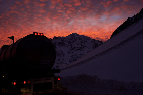 chile travel viaje sunset snow mountains night truck atardecer noche rojo nieve camion transportation contraste andes montañas transporte sonya99 cruceloslibertadores