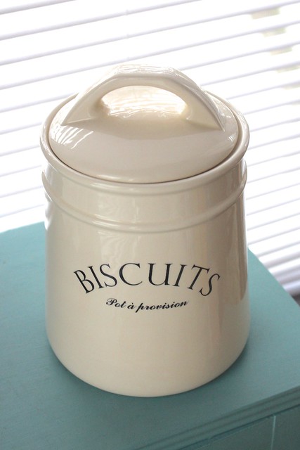 french-biscuit-jar